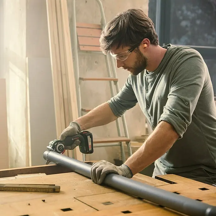 Bosch 18 V Power for All NanoBlade pila AdvancedCut 18 - Broj okretaja pri praznom hodu: 7.000 o/min, 18 V, 1 baterija - Proizvod u upotrebi