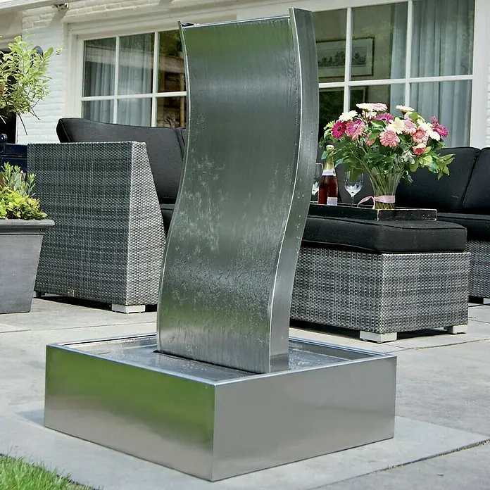 Ubbink AcquaArte Standbrunnen Genova - 60 x 60 x 120 cm - Stimmungsaufnahme