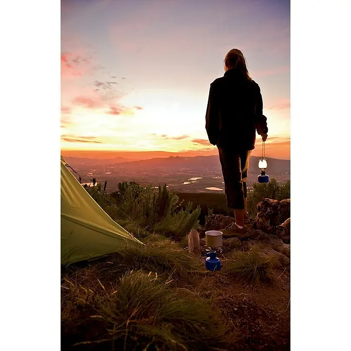Campingaz Lámpara de gas Lumostar Plus PZ - Medidas: 10 x 17 cm Ø, 10 W - 80 W, Encendido piezoeléctrico - Producto en uso