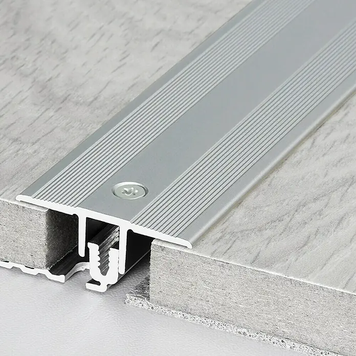 LOGOCLIC Übergangsprofil 220 - Silber, 2,7 m x 34 mm, Montageart: Schrauben - Detailaufnahme