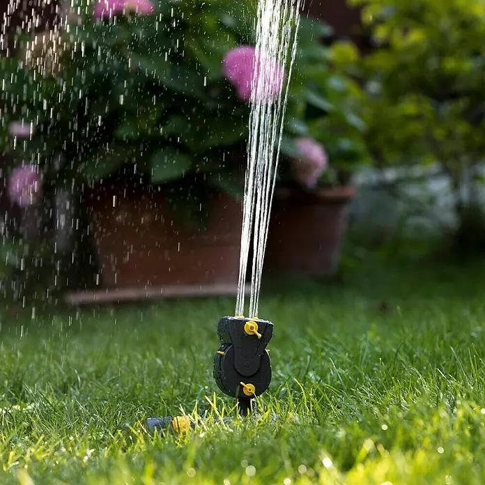Neptun Kvadratni raspršivač vode Kompakt - Plastika, Maksimalna površina raspršivača: 252 m² - Proizvod u upotrebi
