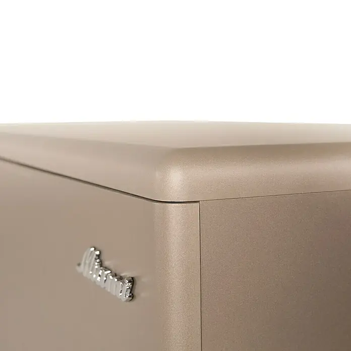 Phönix Miami Kommode - L x B x H: 43 x 97,6 x 88,8 cm, Taupe, 4 verchromte Griffe - Detailaufnahme