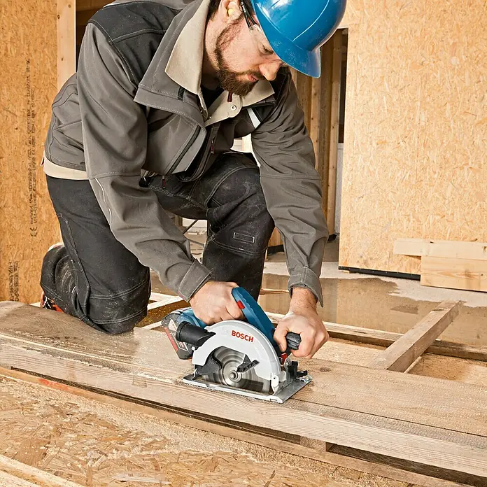 Bosch Professional Akumulatorska kružna pila GKS 18V-57 - 18 V, Bez akumulatora, Broj okretaja pri praznom hodu: 3.400 o/min, List pile: Ø 165 mm - Proizvod u upotrebi
