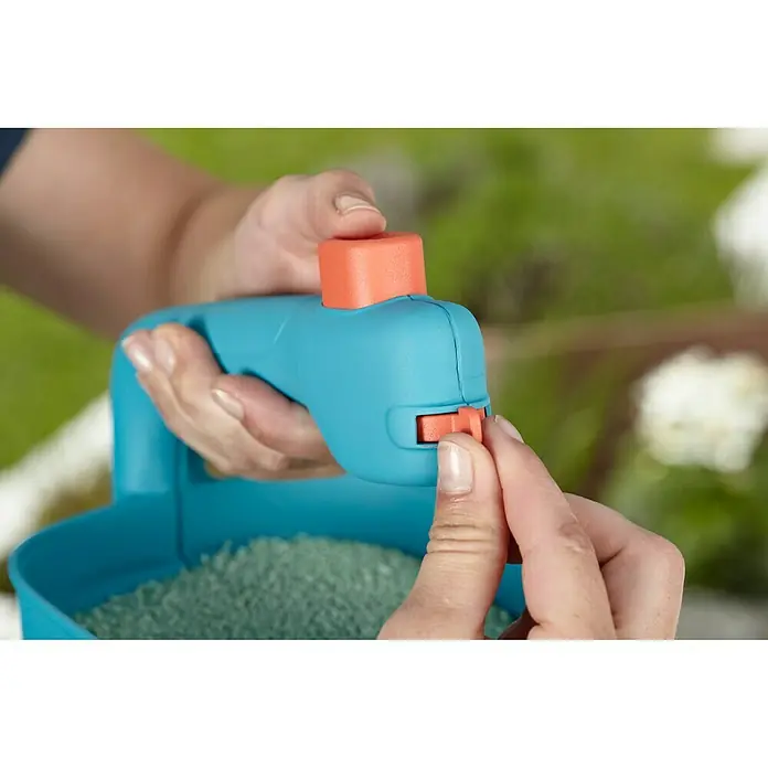 Gardena Handstreuer M - Streubreite: 1 m - 4 m, 1,8 l - Detailaufnahme