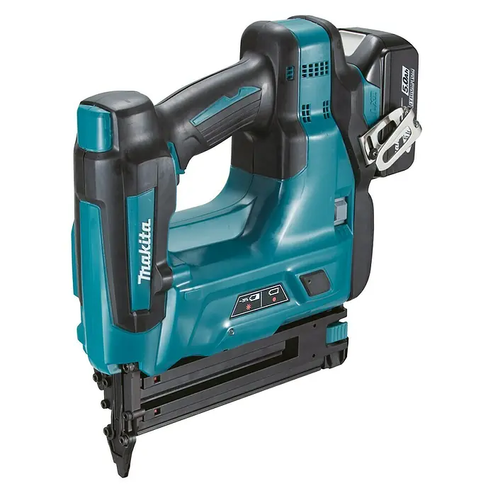 Makita Akku-Nagler DBN500RTJ - 18 V, 2 Akkus, 5 Ah, Länge Nagel: 15 mm - 50 mm - Vorderansicht