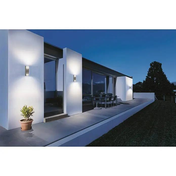 Steinel LED-Sensor-Außenwandleuchte L 920 - 10 W, L x B x H: 9,4 x 9,5 x 22,5 cm, Anthrazit, Warmweiß - Stimmungsaufnahme