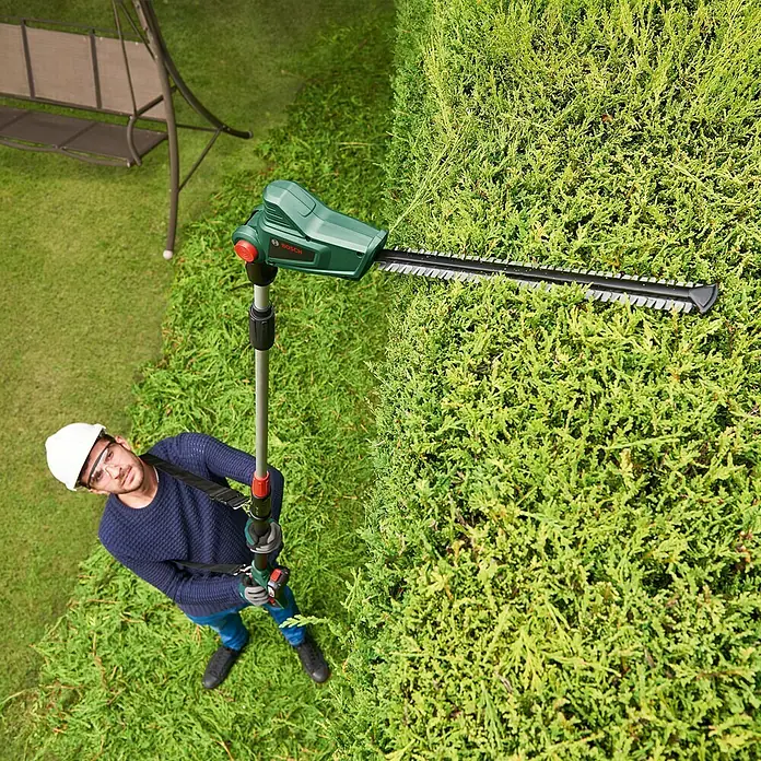 Bosch 18 V Power for All Akumulatorske škare za živicu UniversalHedgePole 18 - 18 V, Litij-ionska, 2,5 Ah, 1 baterija - Proizvod u upotrebi