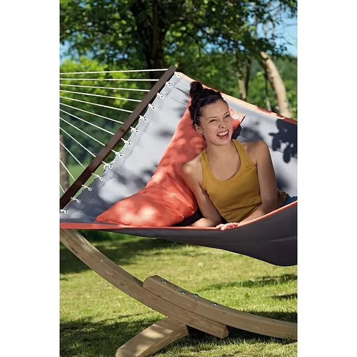 Amazonas Stabhängematte American Dream - 335 x 120 cm, Abknöpfbares Kissen, Grau - Stimmungsaufnahme