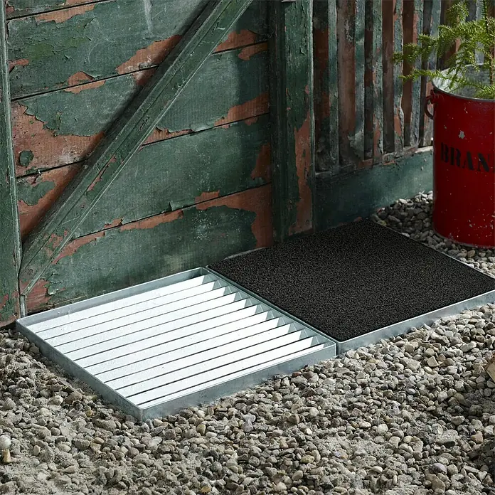 Plus Fußabtreter Cubic - 40 x 80 x 3,5 cm, Schwarz, Silber, Ausführung: Kokosmatte seitlich - Stimmungsaufnahme