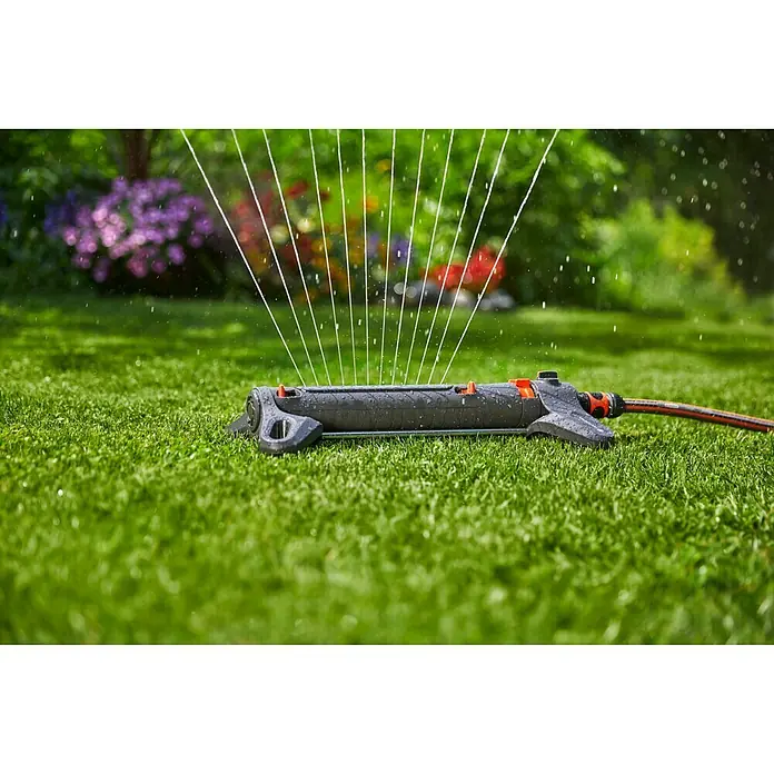 Gardena Kvadratni raspršivač vode Aquazoom S - Maksimalna površina raspršivača: 9 – 150 m² - Proizvod u upotrebi
