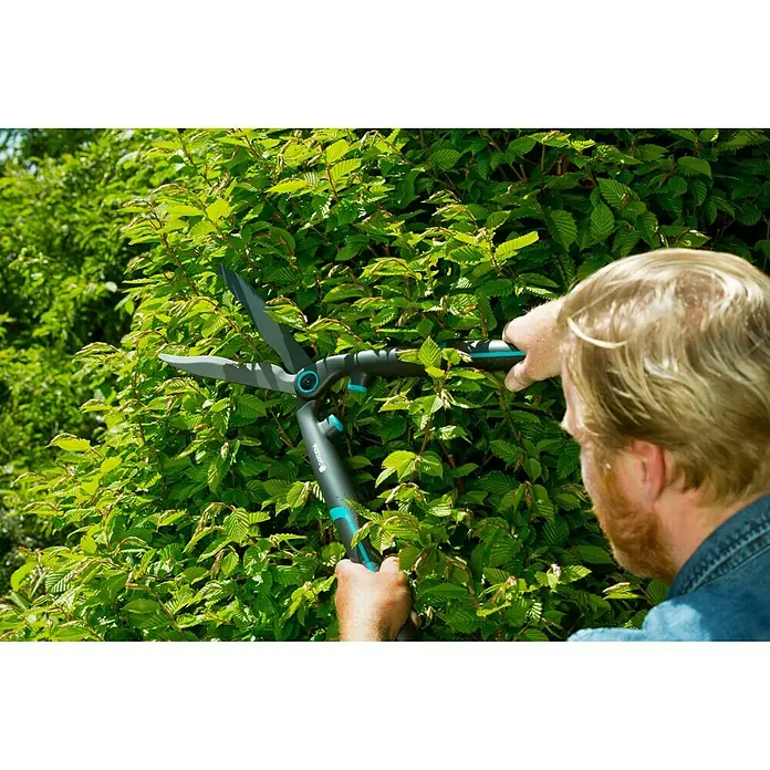 Gardena EasyCut Ručne škare za živicu - Duljina oštrice: 20 cm - Proizvod u upotrebi