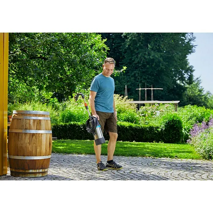 Gardena Regenfasspumpe 4700/2 inox automatic - Leistung: 550 W, Max. Fördermenge: 4.700 l/h - Anwendungsbeispiel