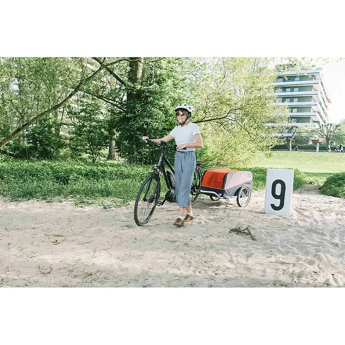 Croozer Fahrradanhänger Cargo Pakko - Traglast: 45 kg, Farbe: Campfire red - Stimmungsaufnahme