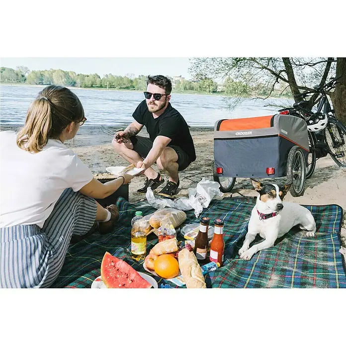 Croozer Fahrradanhänger Cargo Pakko - Traglast: 45 kg, Farbe: Campfire red - Stimmungsaufnahme