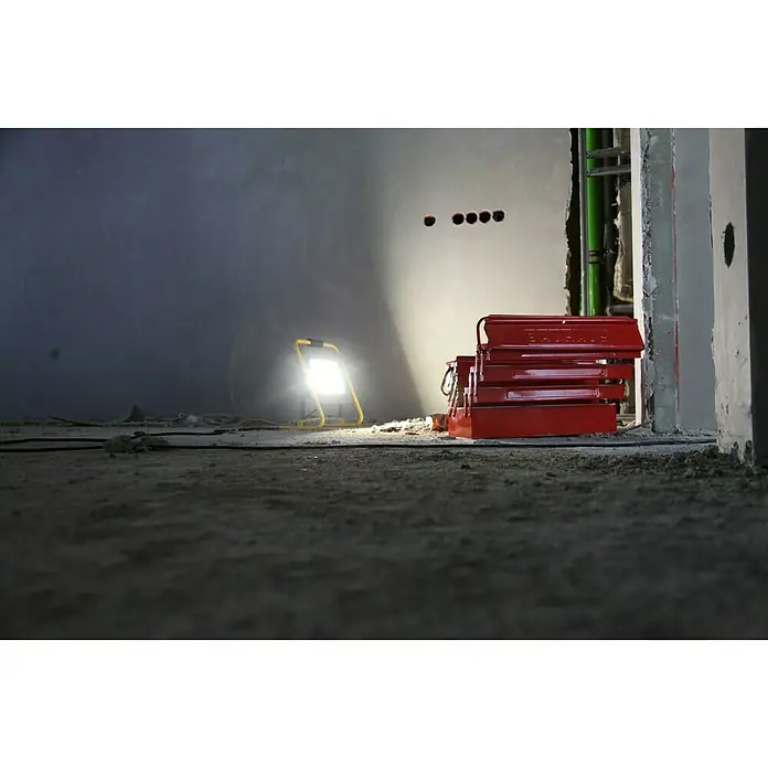 Profi Depot Mobiler LED-Strahler - 100 W, Gelb/Schwarz, L x B x H: 40,5 x 44,4 x 22,3 cm, IP65 - Vorderansicht