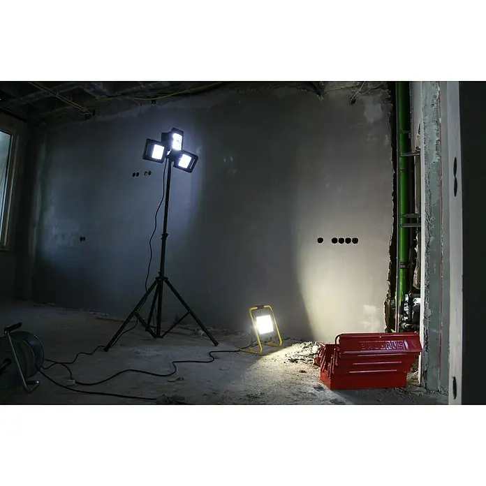 Profi Depot LED reflektor - Crne boje, Sa stativom, 50 W, IP54 - Pogled sprijeda