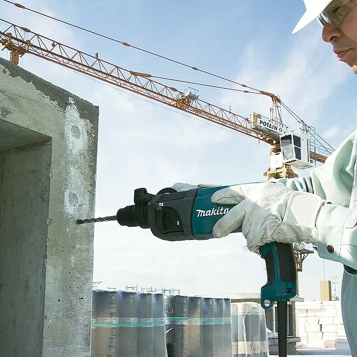 Makita Martillo perforador HR2230 - 710 W, Número de revoluciones de marcha en vacío: 1.050 r.p.m.
