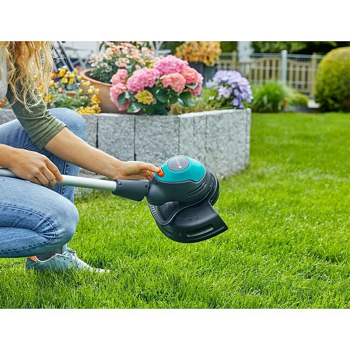 Gardena Akumulatorski trimer EasyCut Li-18/23 - 18 V, Litij-ionska, 1 baterija, Širina reza: 23 cm - Proizvod u upotrebi