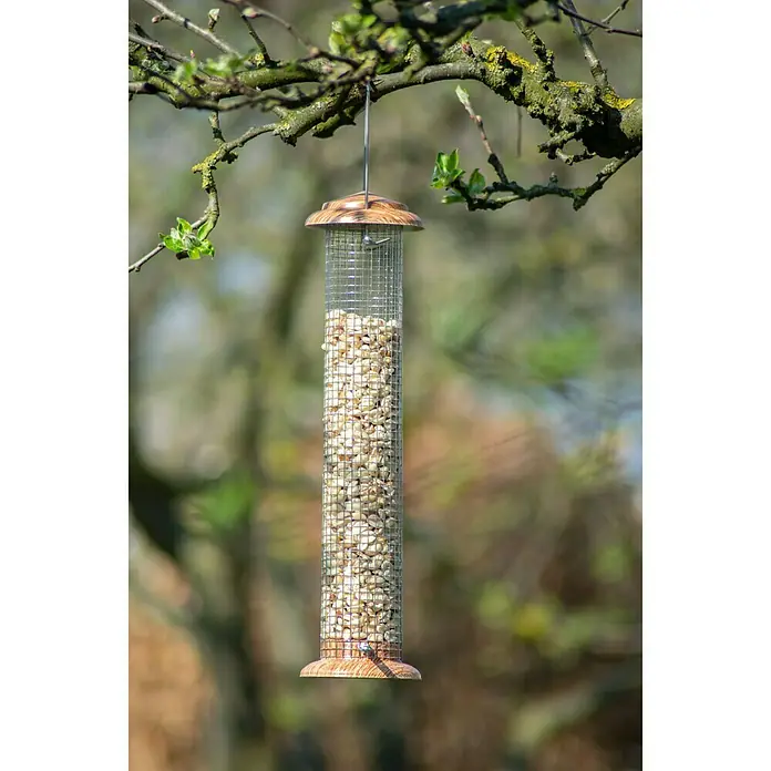 Dobar Futterspender Goliath - L x B x H: 9,5 x 9,5 x 39 cm, Massivholz, Mit Silo - Stimmungsaufnahme