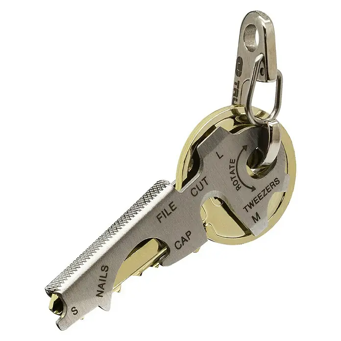 True Utility Herramienta multiuso Keytool - 8 funciones, Acero inoxidable - Producto en uso