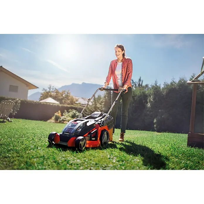Einhell Power X-Change Akumulatorska kosilica GE-CM 43 Li M Kit - 18 V, 2 baterije, 4 Ah, Širina reza: 43 cm - Proizvod u upotrebi