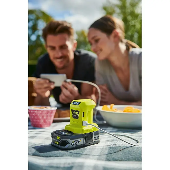 Ryobi ONE+ Adaptador USB R18USB - 18 V, Sin batería
