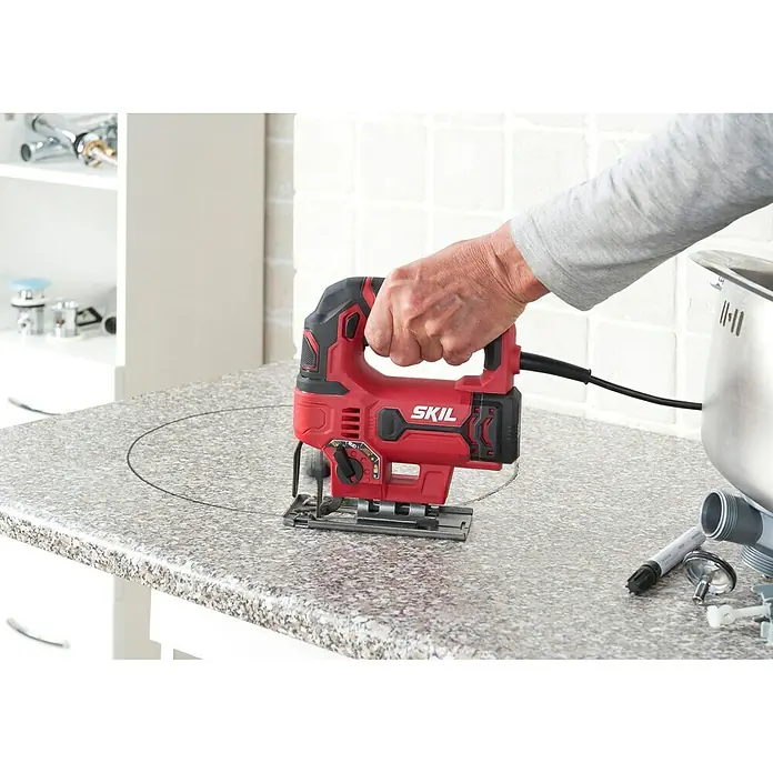 Skil Pendelhubstichsäge 4530 AA - 550 W, 0 Hübe/min - 3.000 Hübe/min - Anwendungsbeispiel