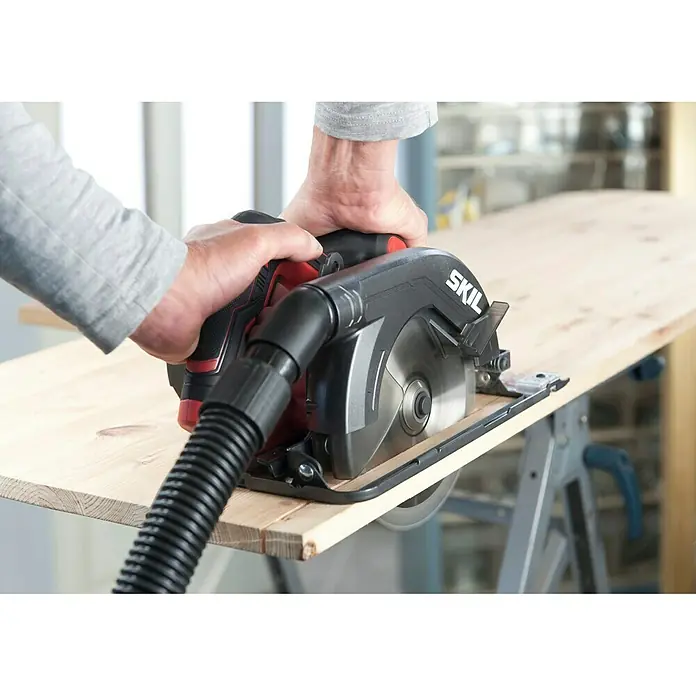 Skil Handkreissäge 5820 AA - 1.250 W, Sägeblatt: Ø 184 mm, Leerlaufdrehzahl: 5.300 U/min - Anwendungsbeispiel