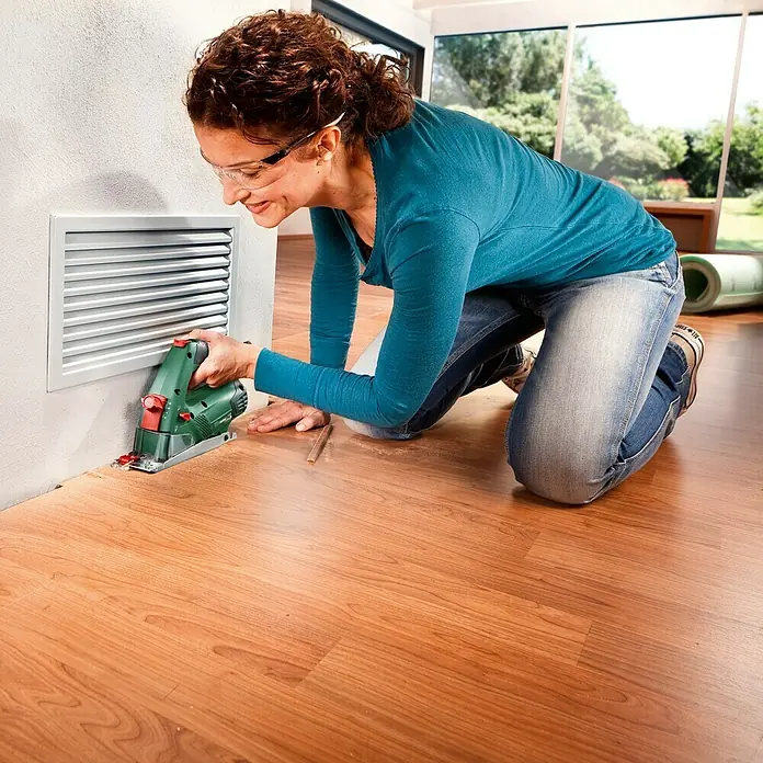 Bosch Handkreissäge PKS 16 - 400 W, Sägeblatt: Ø 65 mm, Leerlaufdrehzahl: 6.400 U/min - Anwendungsbeispiel
