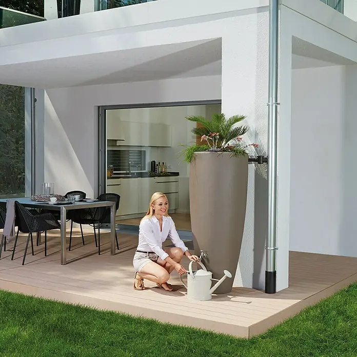 Garantia Classic Line Regenspeicher 2 in 1 - Taupe, 300 l - Stimmungsaufnahme