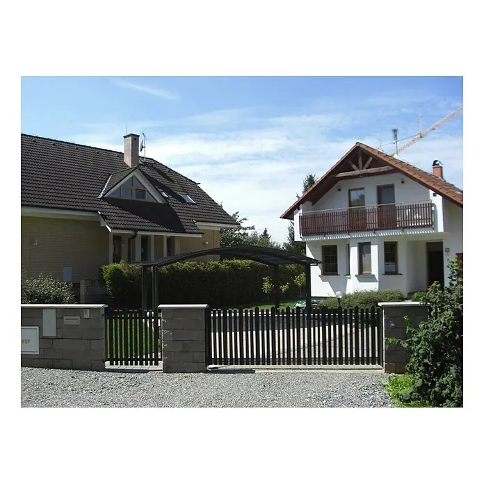 Ximax Carport Portoforte M 80 - 4,9 x 5,4 m, Einfahrtshöhe: Max. 2,2 m, Mattbraun, Schneelast: 100 kg/m² - Stimmungsaufnahme