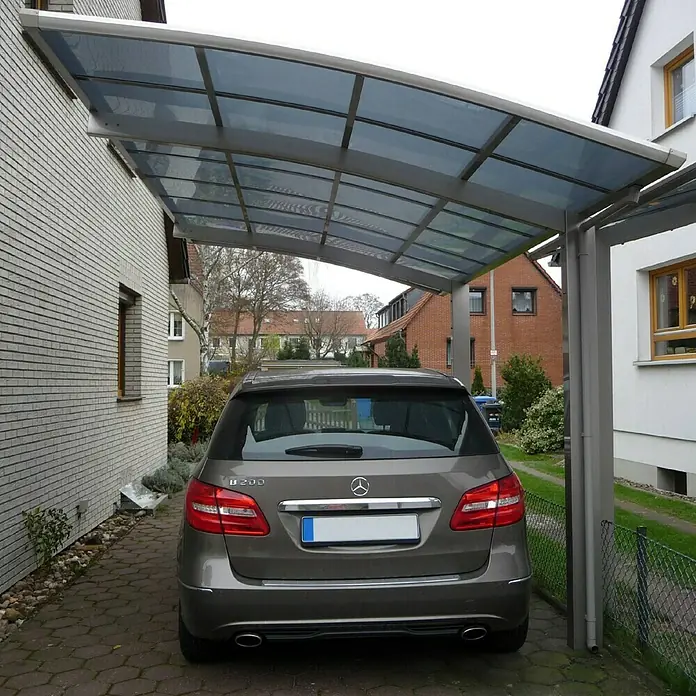 Ximax Carport Portoforte 80 - 4,9 x 2,7 m, Einfahrtshöhe: Max. 2,2 m, Edelstahloptik, Schneelast: 100 kg/m² - Stimmungsaufnahme