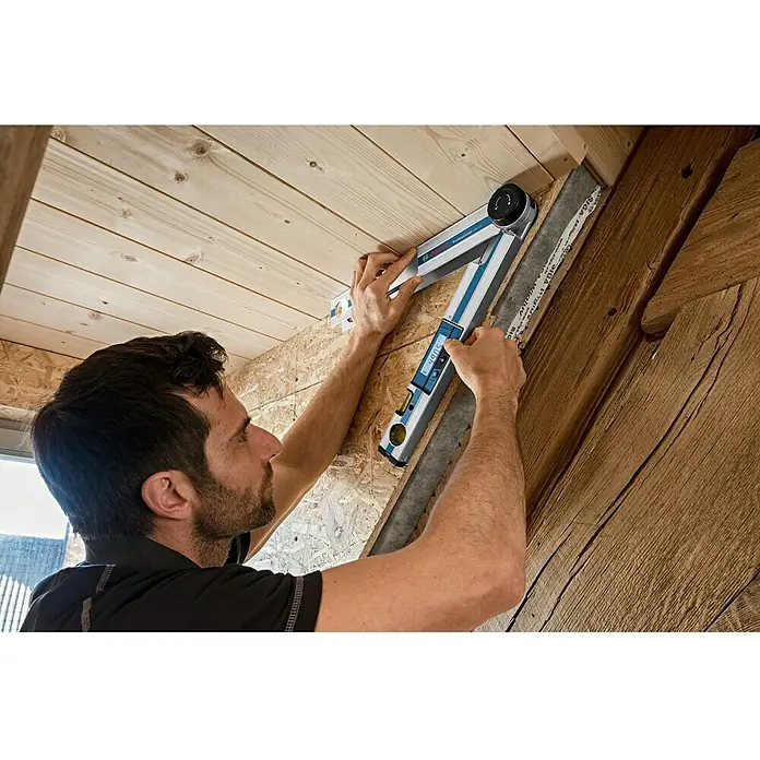 Bosch Professional Digitalni kutomjer GAM 220 - Mjerni opseg: 0 - 220° - Proizvod u upotrebi