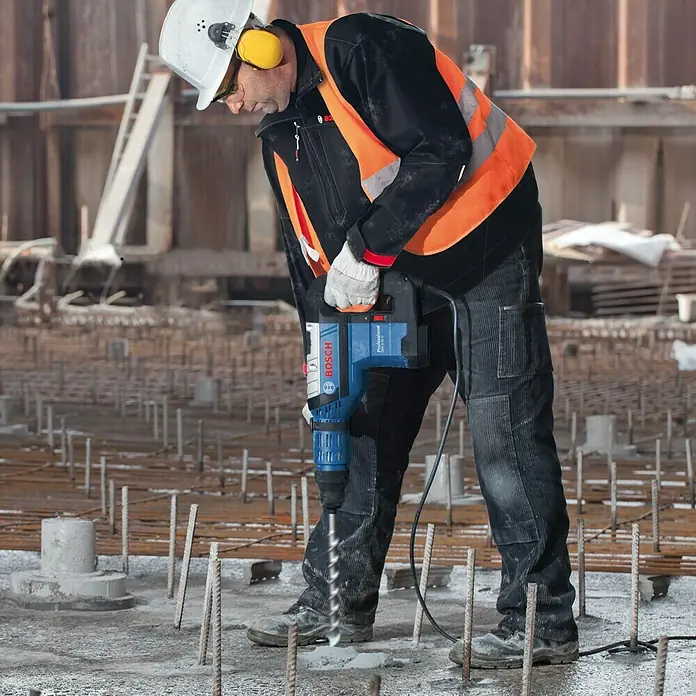 Bosch Professional Udarna bušilica GBH 8-45 D - 1.500 W, Jačina pojedinog udarca: 12,5 J, Broj udaraca: 1.380 /min - 2.720 /min - Proizvod u upotrebi