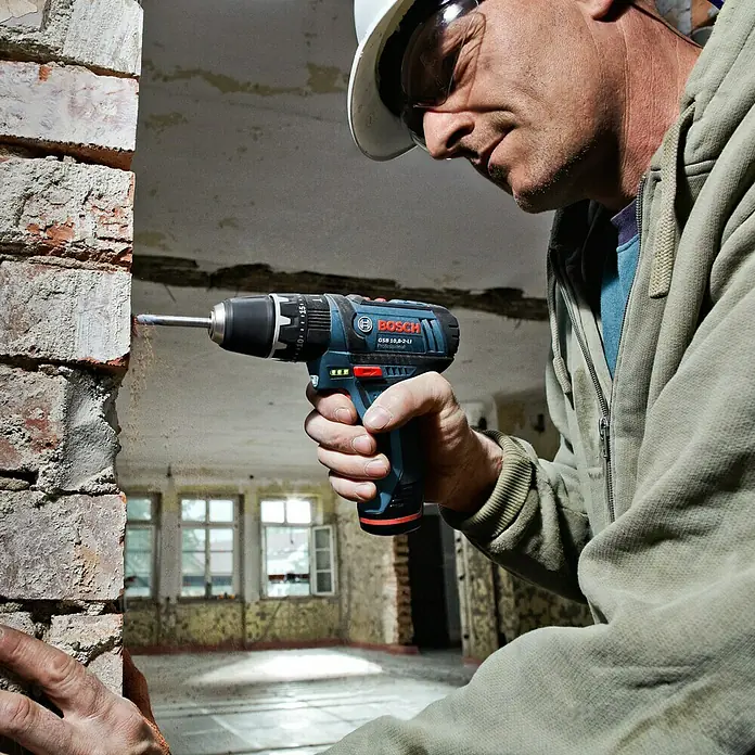 Bosch Professional Akku-Schlagbohrschrauber GSB 12V-15 - 12 V, Ohne Akku, Leerlaufdrehzahl: 0 U/min - 1.300 U/min - Anwendungsbeispiel