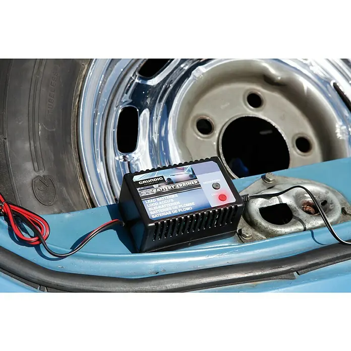UniTEC Batterie-Ladegerät - Ausgangsspannung: 12 V, Passend für: Batterien 1,2 - 120 Ah - Anwendungsbeispiel