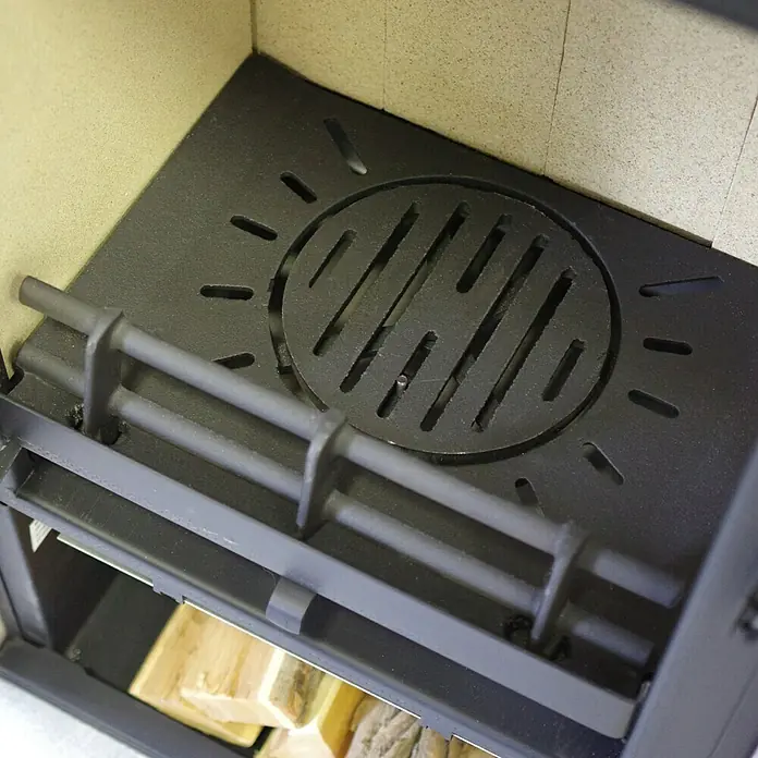 Wamsler Kaminofen Titan - 8 kW, Raumheizvermögen: 182 m³, Verkleidung: Sandstein, Gussgrau - Detailaufnahme