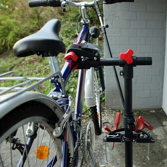 Eufab Fahrradmontageständer PROFI - Geeignet für: Rahmenstärke 2,5 - 4 cm, Nutzlast: 30 kg - Anwendungsbeispiel