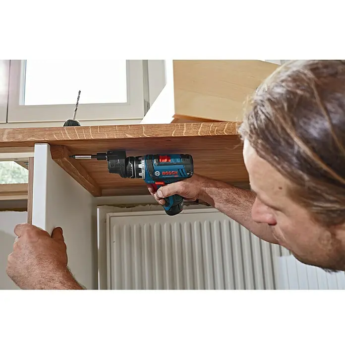Bosch Professional Akku-Bohrschrauber GSR 12V-15 FC - 12 V, Li-Ionen, 2 Ah, Anzahl Akkus: 2 Akkus, Leerlaufdrehzahl: 0 U/min - 1.300 U/min - Anwendungsbeispiel