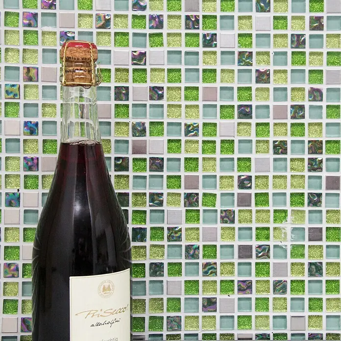 Mosaikfliese Quadrat Crystal Mix XCE 99 - 30,5 x 32,2 cm, Grün, Glänzend - Detailaufnahme