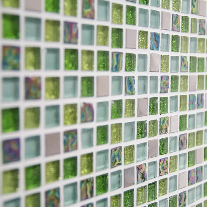 Mosaikfliese Quadrat Crystal Mix XCE 99 - 30,5 x 32,2 cm, Grün, Glänzend - Detailaufnahme