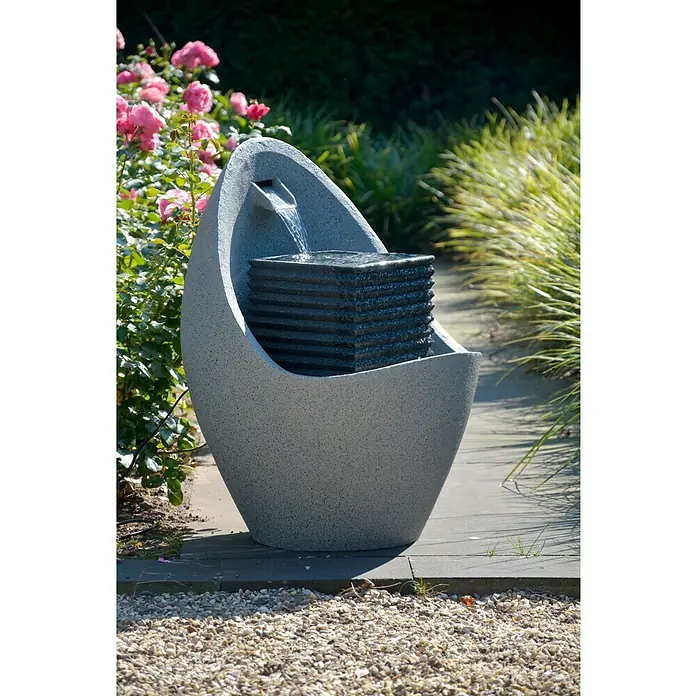 Dobar Kunststeinbrunnen - 49,5 x 49,5 x 66,5 cm - Stimmungsaufnahme