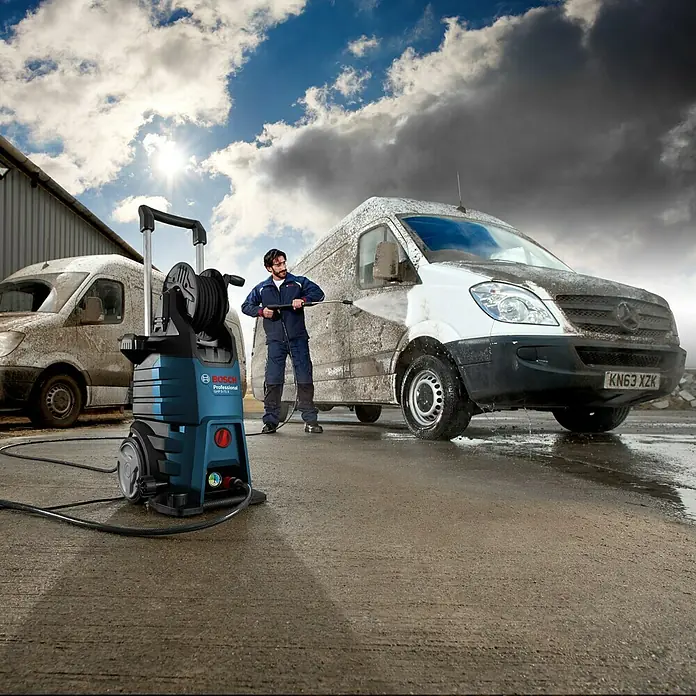 Bosch Professional Visokotlačni čistač GHP 5-75 - 2.600 W, 140 bar, Radni protok: Maks. 570 l/h - Proizvod u upotrebi