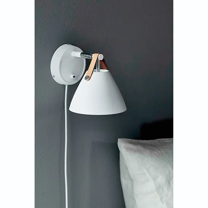 Nordlux Strap Aplique de pared - 35 W, L x An x Al: 21,5 x 16,5 x 17 cm, Blanco, GU10 - Producto en uso