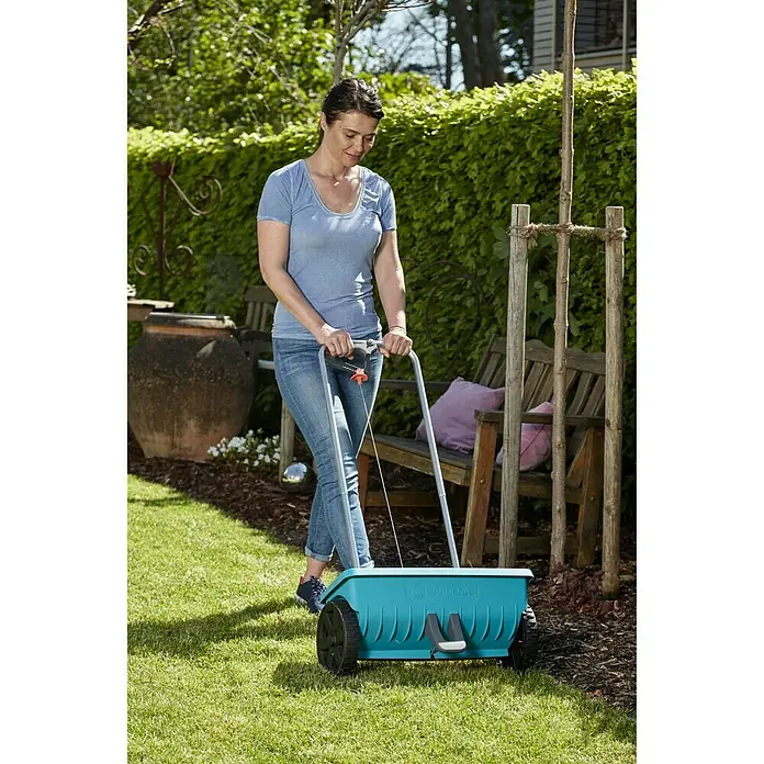 Gardena Sijačica L - Radna širina: 45 cm, 12,5 l - Proizvod u upotrebi