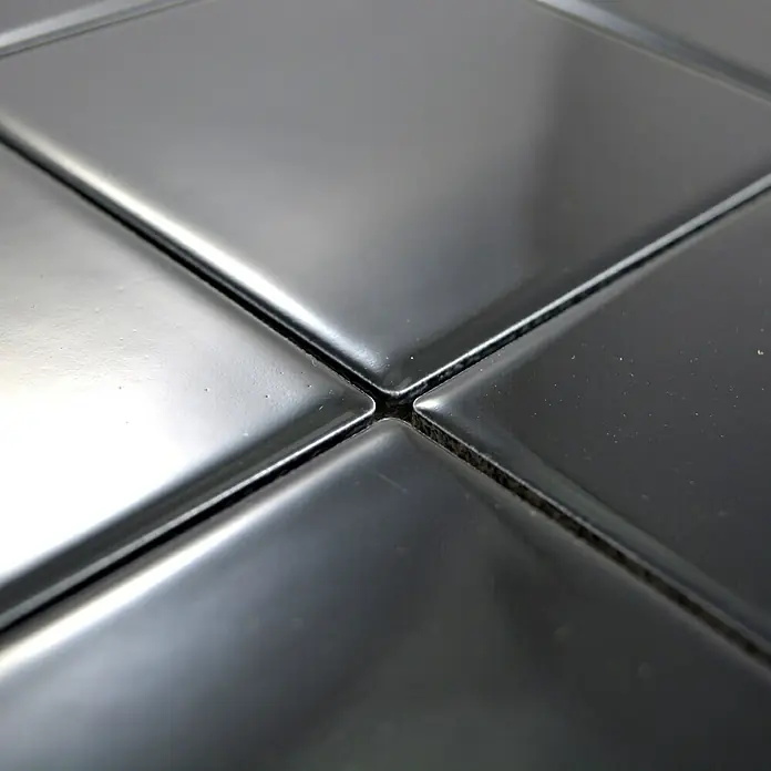 Mosaikfliese Quadrat Uni CQ 120 - 29,8 x 29,8 cm, Schwarz, Glänzend - Detailaufnahme