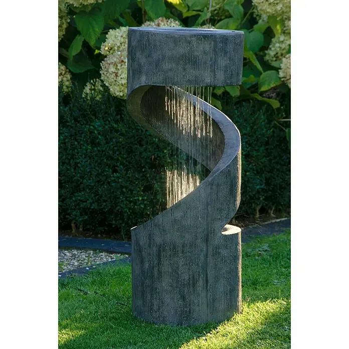 Dobar Kunststeinbrunnen - 31,5 x 31,5 x 79,5 cm - Stimmungsaufnahme