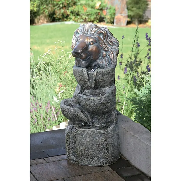 Silex Kunststeinbrunnen Löwe - 33,5 x 29 x 81,5 cm - Stimmungsaufnahme