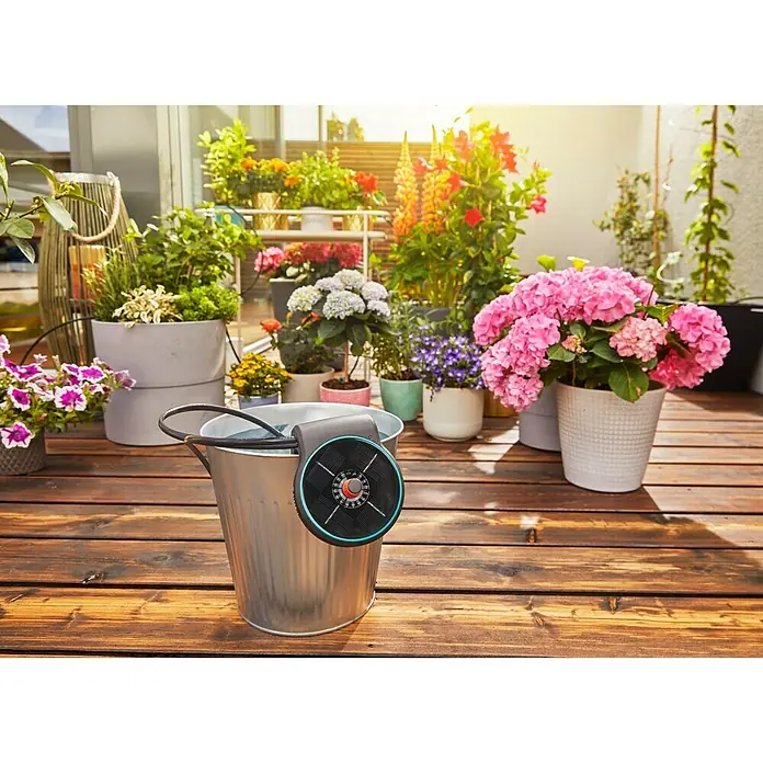 Gardena Programador AquaBloom - Apto para: Riego del jardín - Producto en uso
