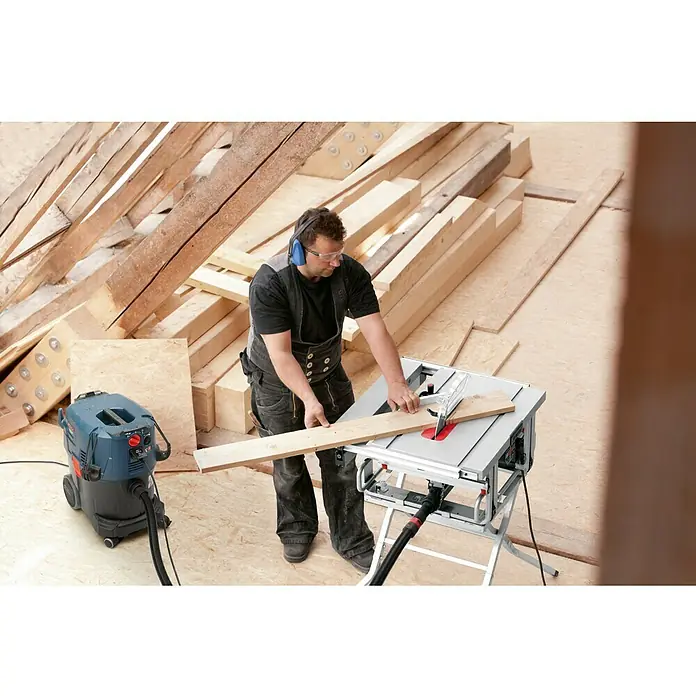 Bosch Professional Stolna kružna pila GTS 10 J - 1.800 W, Promjer lista pile: 254 mm, 3.650 okr/min - Proizvod u upotrebi